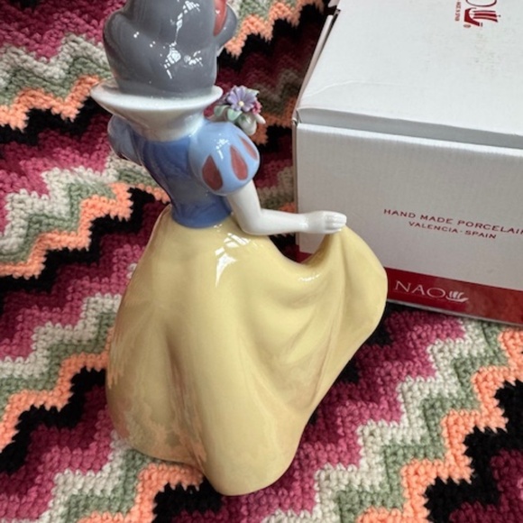 Lladro NAO Snow White Disney Princess Sculpture Figurine - Picture 8 of 16
